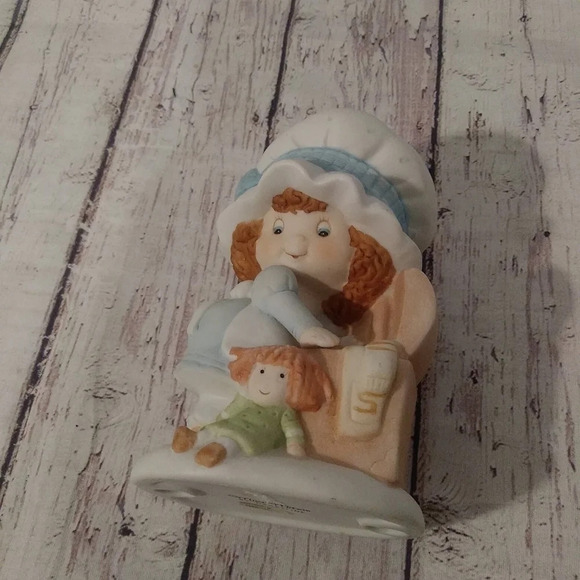 Miss Mitzie By Heartline Quilt Ceramic Figure 4 in - Picture 7 of 8